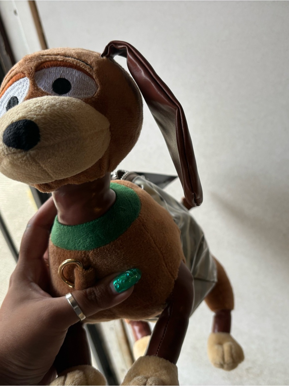 Spirit Slinky Dog Plush Crossbody Bag - Brown with Green Collar - Picture 3 of 7